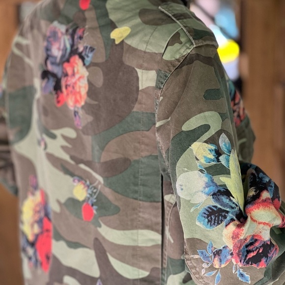 SKYEYE rare camo with floral design  jacket. - Picture 5 of 9